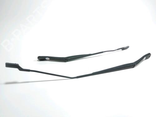 Used Front windshield wiper arm Front windshield wiper arm RENAULT CLIO V (B7_) 1.5 Blue dCi 115 (B7AD) (116 hp) 28272029 28272029