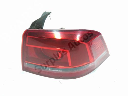 right-taillight-vw-passat-b7-362-2010-2011-2012-2013-2014-2015-2016-33816062 main image