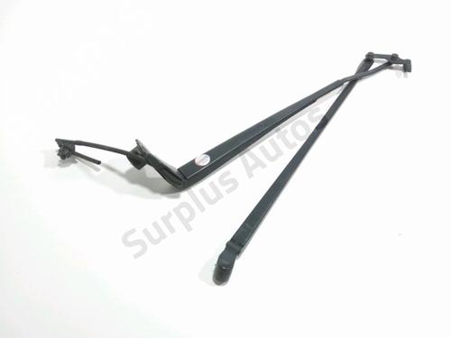 Used Front windshield wiper arm TOYOTA YARIS (_P13_) 1.5 Hybrid (NHP130_, NHP130) (101 hp) 28595692