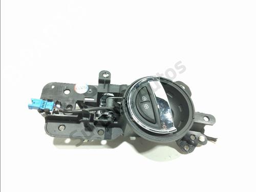 Used Front left interior door handle Front left interior door handle 37168002 37168002