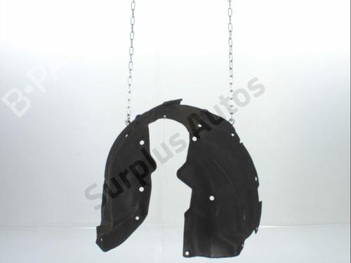 wheel-arch-renault-megane-iv-hatchback-b9amn_-2015-31845916 main image