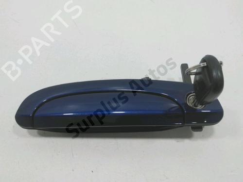 Used Front left exterior door handle HYUNDAI GETZ (TB) 1.1 (67 hp) 30995979