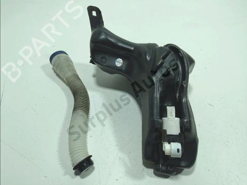 Used Windscreen washer tank Windscreen washer tank 37168522 37168522