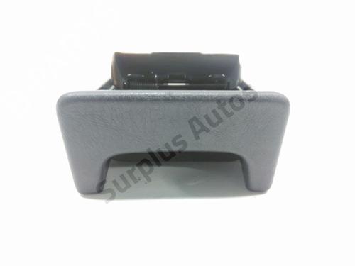 ashtray-toyota-rav-4-ii-_a2_-2000-2001-2002-2003-2004-2005-32279708 main image