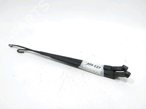 Used Front windshield wiper arm TOYOTA YARIS (_P1_) 1.3 (SCP12_, SCP13_, SCP12R, SCP13R) (87 hp) 31007655