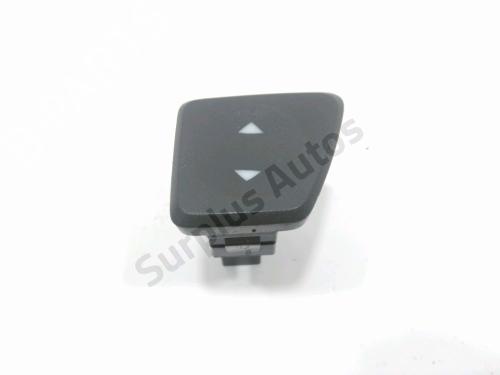 Used Right front window switch Right front window switch FIAT 500 (312_) 1.2 (312AXA1A) (69 hp) 37773045 37773045