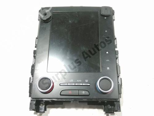 display-monitor-renault-megane-iv-hatchback-b9amn_-2015-40464538 main image
