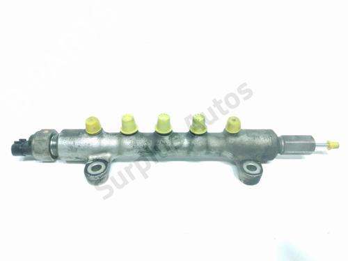 Used Injection rail TOYOTA COROLLA Verso (ZER_, ZZE12_, R1_) 2.2 D-4D (AUR10_, AUR10R) (136 hp) 30896044
