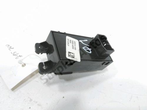 Right front window switch KIA CEE'D (JD) 1.6 CRDi 128 | BP30994396I26 - Image 2