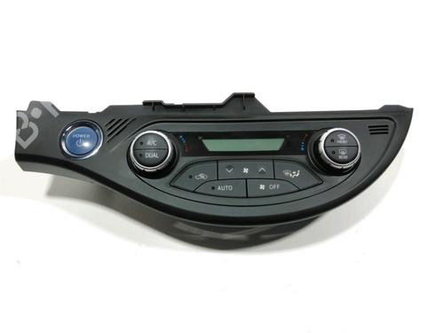 Used Climate control TOYOTA YARIS (_P13_) 1.5 Hybrid (NHP130_, NHP130) (101 hp) 28227753