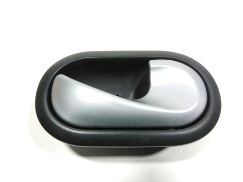Used Front right interior door handle RENAULT CLIO III (BR0/1, CR0/1) 1.2 16V (103 hp) 28242791