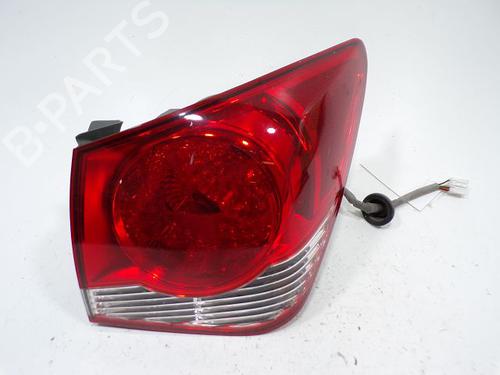 right-taillight-chevrolet-cruze-j300-2009-37788293 main image