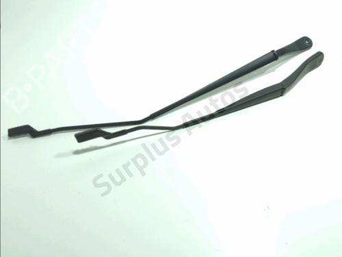 Used Front windshield wiper arm Front windshield wiper arm RENAULT CLIO V (B7_) 1.5 Blue dCi 100 (B7AD) (101 hp) 33421401 33421401