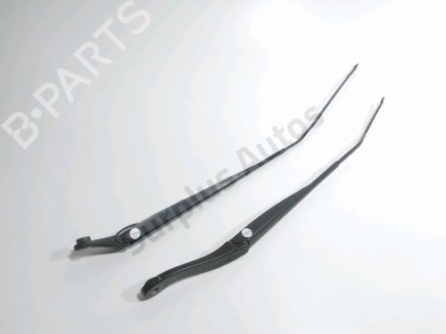 Used Front windshield wiper arm RENAULT CLIO III Grandtour (KR0/1_) 1.5 dCi (88 hp) 31938900