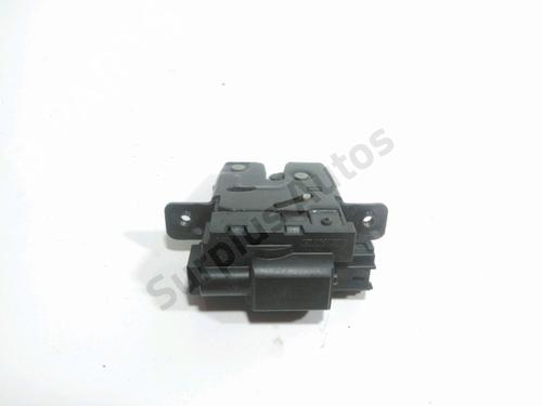 Used Tailgate lock RENAULT KANGOO / GRAND KANGOO II (KW0/1_) 1.5 dCi 85 (KW0K, KW0L, KW0B) (86 hp) 28260927