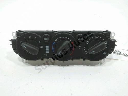 Used Climate control Climate control FORD FOCUS III 1.6 TDCi (115 hp) 30988853 30988853