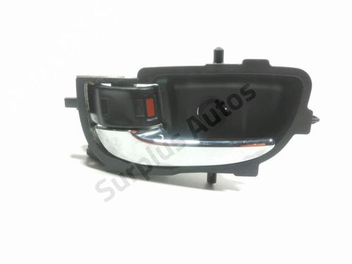 Used Front left interior door handle TOYOTA YARIS (_P13_) 1.4 D (NLP130_, NLP130) (90 hp) 28243307