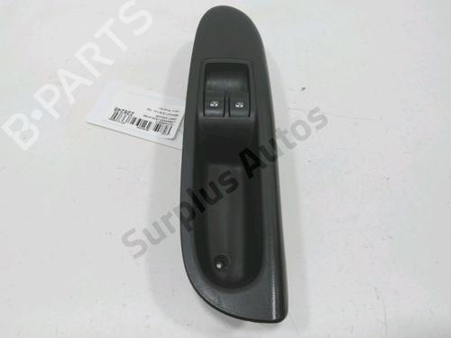 Used Left front window switch RENAULT CLIO II (BB_, CB_) 1.2 16V (BB05, BB0W, BB11, BB27, BB2T, BB2U, BB2V, CB05,... (75 hp) 30999136