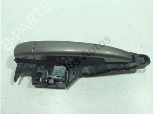 Używane Klamka zewnętrzna drzwi tylnych lewych PEUGEOT 208 I (CA_, CC_) 1.6 HDi (92 hp) 30918898