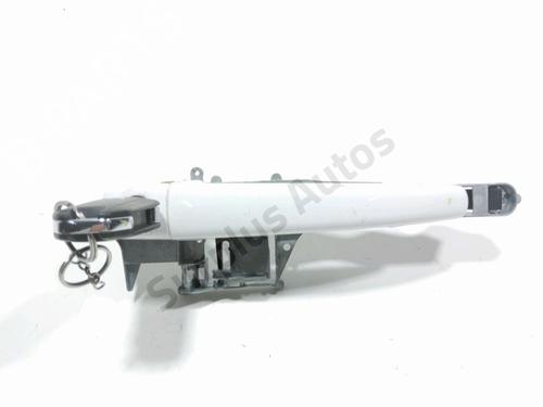 front-left-exterior-door-handle-peugeot-208-i-ca_-cc_-2012-2013-2014-2015-2016-2017-2018-2019-2020-2021-30086434 main image