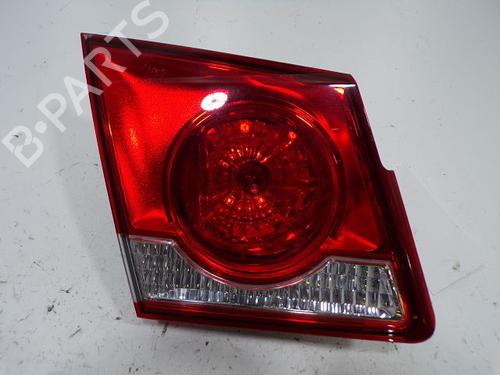 left-tailgate-light-chevrolet-cruze-j300-2009-37787912 main image