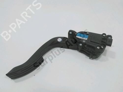 Used Pedal RENAULT TWINGO II (CN0_) 1.2 16V (CN04, CN0B) (75 hp) 32460698