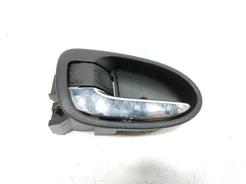 Used Front left interior door handle Front left interior door handle TOYOTA YARIS (_P9_) 1.4 D-4D (NLP90_, NLP90R) (90 hp) 30996425 30996425