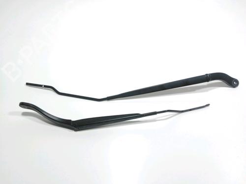 Used Front windshield wiper arm RENAULT MEGANE IV Hatchback (B9A/M/N_) 1.2 TCe 130 (B9MR) (130 hp) 28271827