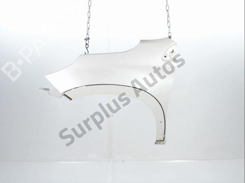 Guarda-lamas esquerdo Guarda-lamas esquerdo 37771765 37771765