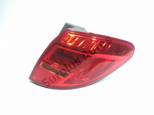 Feu arrière droit OPEL MERIVA B MPV (S10) 1.4 (75) (120 hp) 32102713