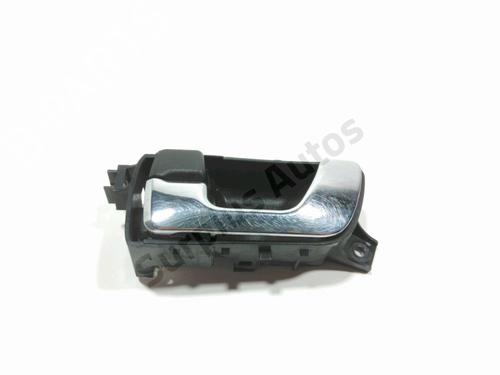 Venstre fortil invendig håndtag MITSUBISHI PAJERO IV (V8_W, V9_W) 3.2 DI-D (V88W, V98W) (160 hp) 28243230