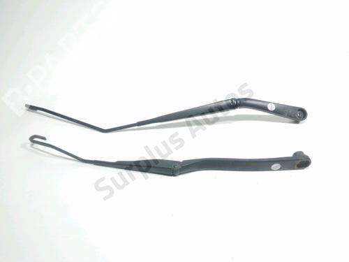 Used Front windshield wiper arm NISSAN JUKE (F15) 1.2 DIG-T (115 hp) 31664418