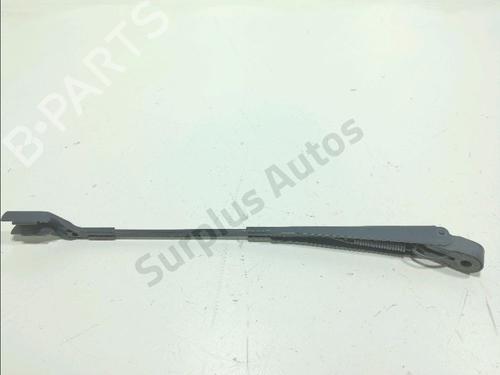 Used Rear windshield wiper arm Rear windshield wiper arm 37712235 37712235