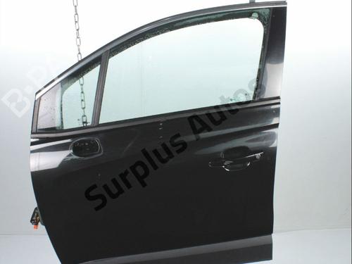 Used Left front door Left front door 37017825 37017825