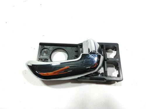 Used Front right interior door handle Front right interior door handle 37774964 37774964