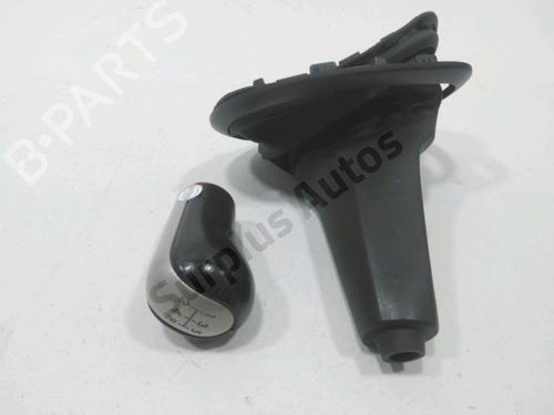 Used Shift knob Shift knob TOYOTA YARIS (_P9_) 1.3 VVT-i (SCP90_, SCP90R) (87 hp) 34416356 34416356