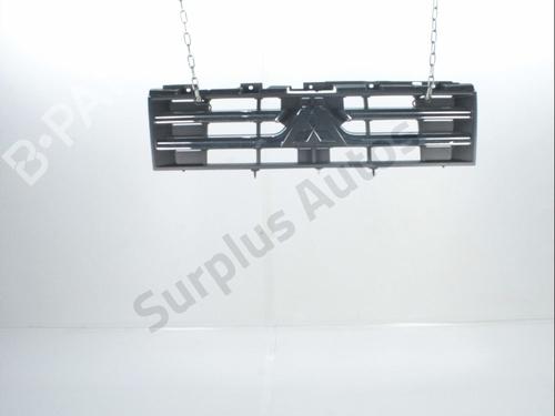 Used Grille MITSUBISHI PAJERO IV (V8_W, V9_W) 3.2 DI-D (V88W, V98W) (160 hp) 28235493