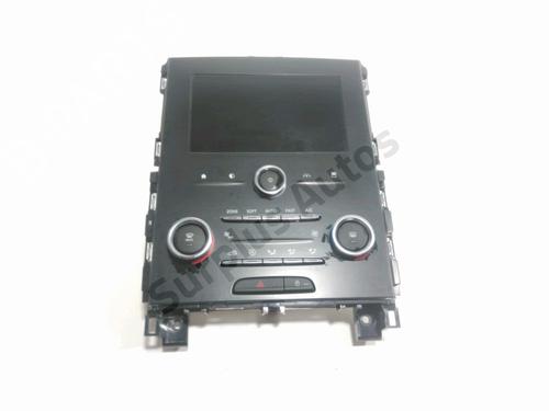 display-monitor-renault-megane-iv-hatchback-b9amn_-2015-28417788 main image