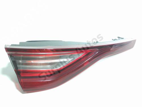 left-tailgate-light-renault-megane-iv-hatchback-b9amn_-2015-40214751 main image
