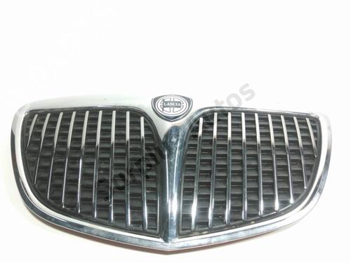 Used Grille Grille LANCIA YPSILON (843_) 1.2 (843.AXA1A) (60 hp) 40213329 40213329