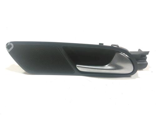 Used Rear right interior door handle Rear right interior door handle 37779631 37779631