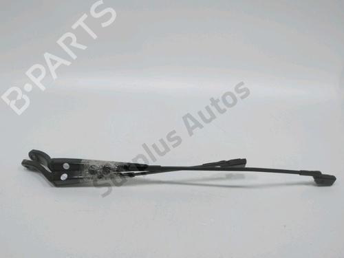 Used Front windshield wiper arm RENAULT TWINGO II (CN0_) 1.5 dCi 90 (86 hp) 31180990