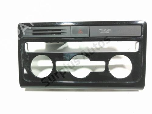 Bouton de warning VW GOLF SPORTSVAN VII (AM1, AN1) 1.4 TSI (125 hp) 32102354