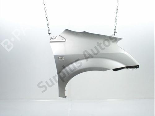 Guarda-lamas direito TOYOTA COROLLA Verso (ZER_, ZZE12_, R1_) 2.2 D-4D (AUR10_, AUR10R) (136 hp) 30741997