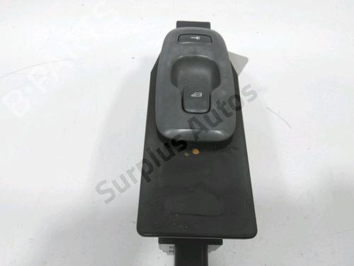 Used Right front window switch VOLVO V70 II (285) D5 (163 hp) 30994441