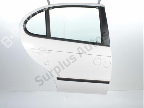 Used Right rear door SEAT LEON (1M1) 1.6 16 V (105 hp) 30101941