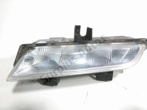 right-daytime-light-renault-captur-i-j5_-h5_-2013-36593531 main image