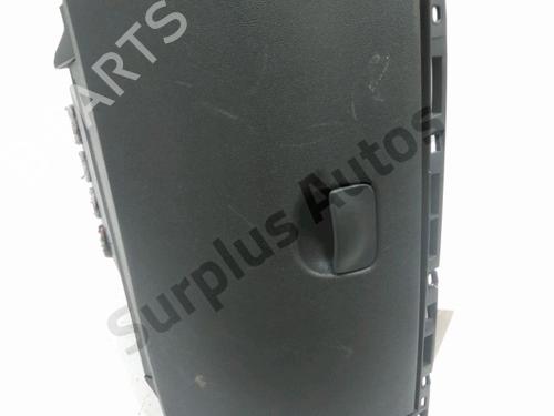 Used Glove box RENAULT CLIO III Grandtour (KR0/1_) 1.2 16V (KR0P) (101 hp) 30991766