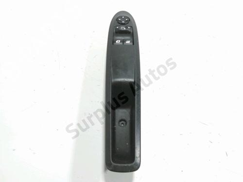 Interrupteur de vitre avant gauche CITROËN DS3 (SA_) 1.4 HDi 70 (SA8HP4) (68 hp) 31914101