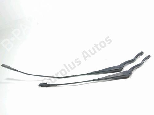 Used Front windshield wiper arm Front windshield wiper arm OPEL CORSA E (X15) 1.4 (08, 68) (90 hp) 40215019 40215019